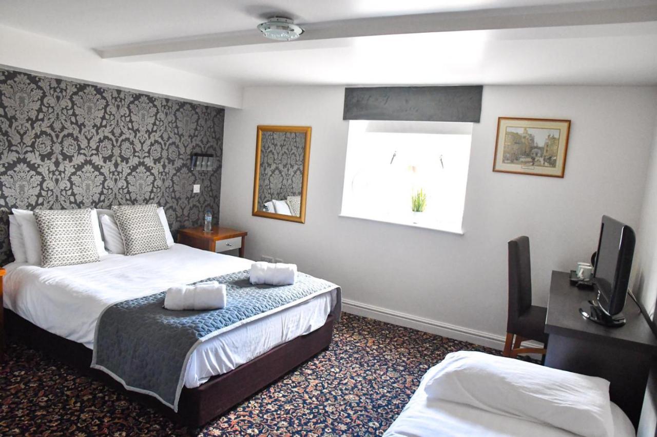Whiston Hall Room photo