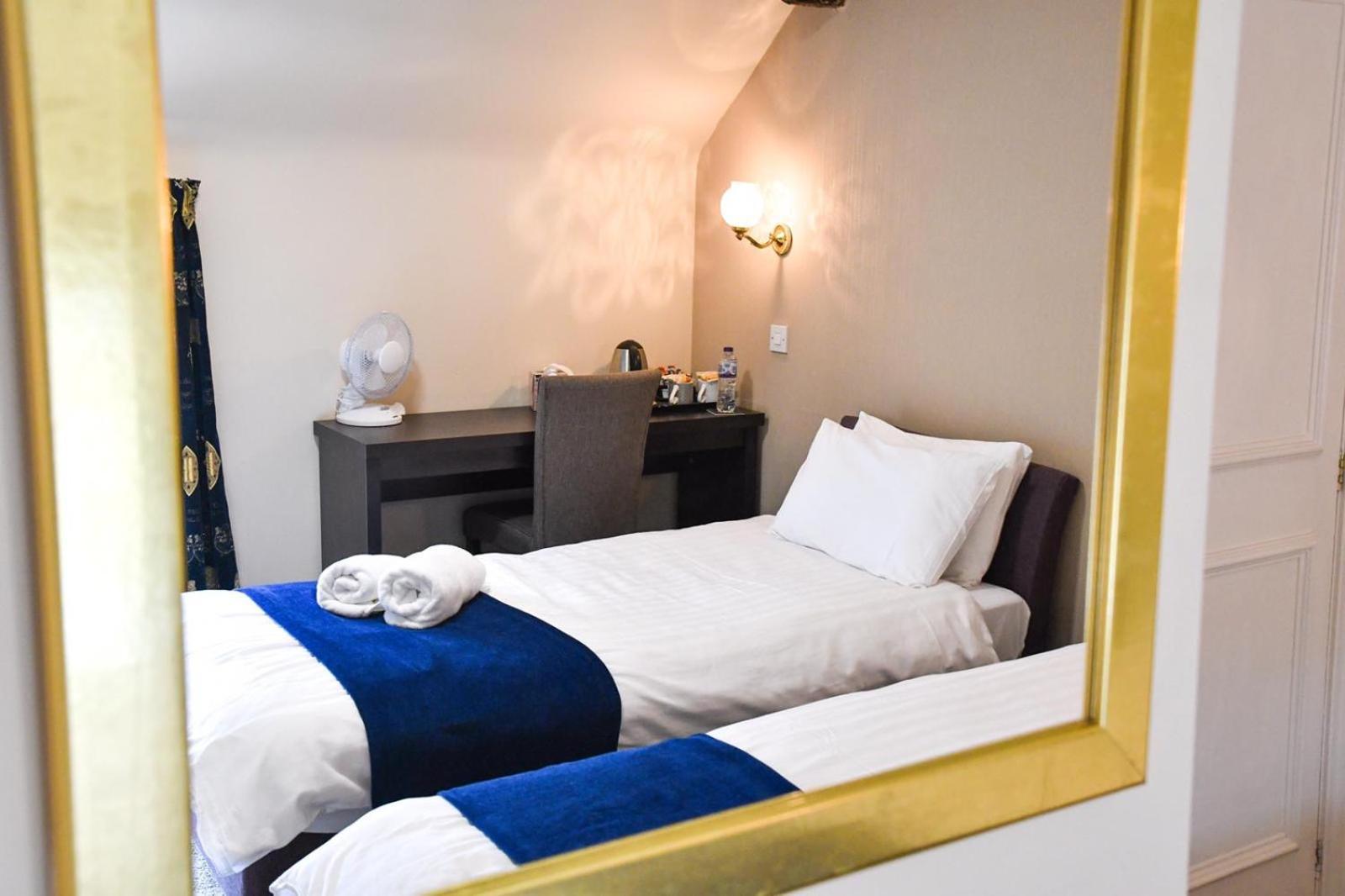 Whiston Hall Room photo