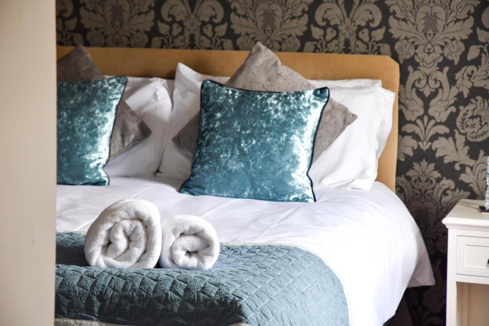Whiston Hall Room photo